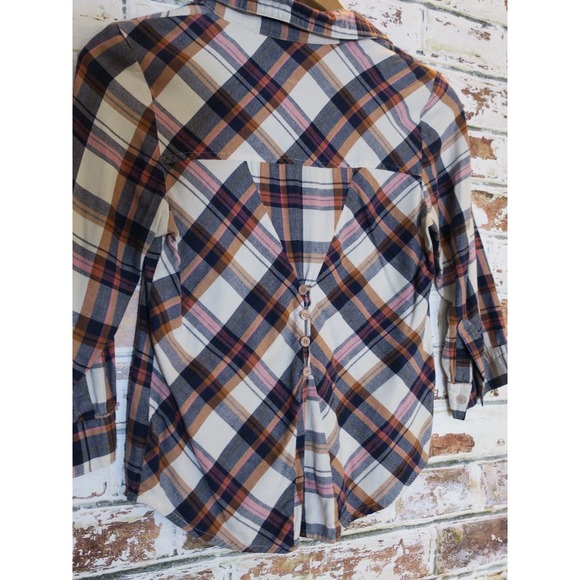 Tulle Pure Cotton Button Back Detail Slight Crop Plaid Button Down Blouse - Picture 7 of 8